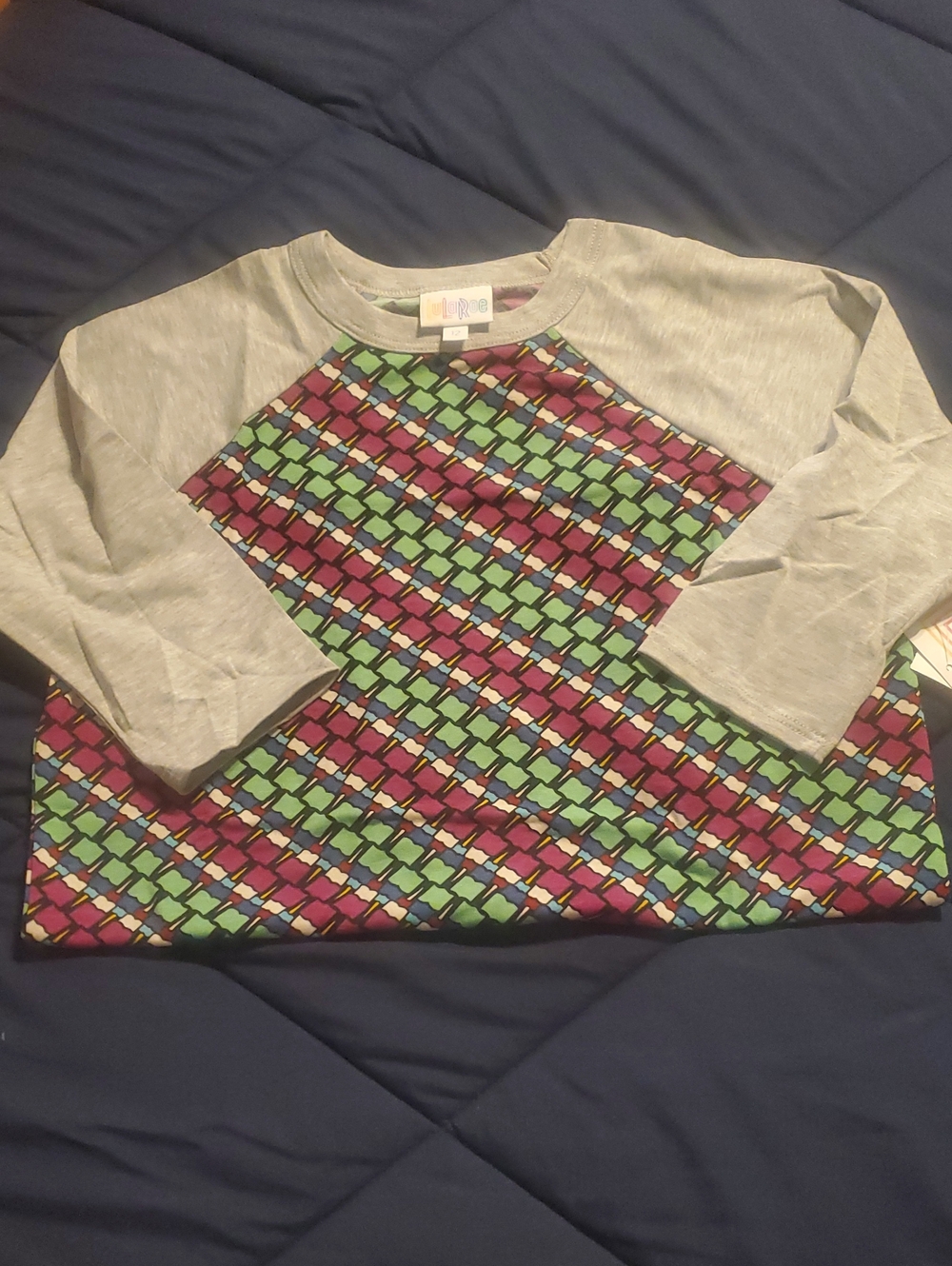 LuLaRoe Long-Sleeve Raglan Tee in Gray with Pink, Mint & Navy Geometric Print